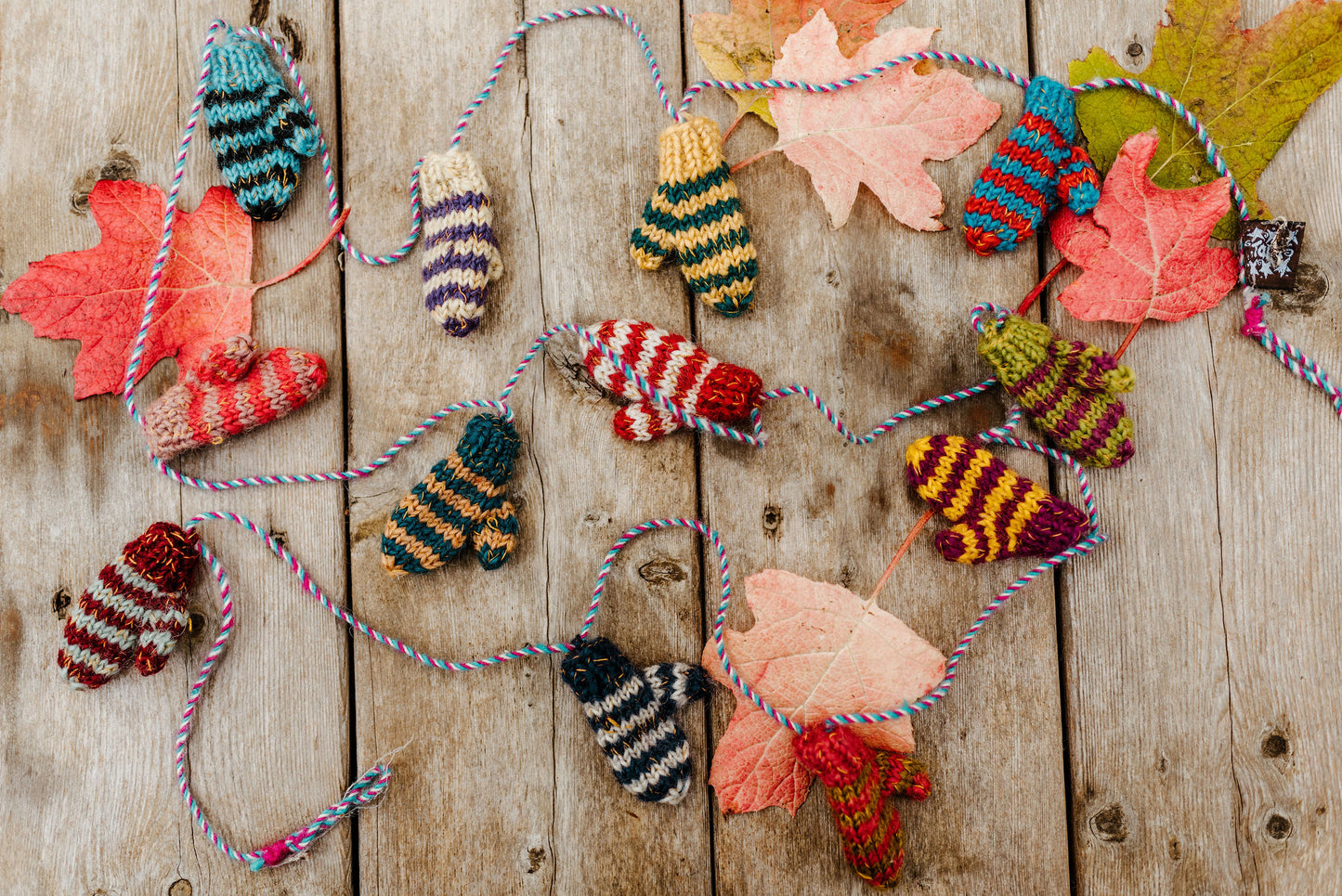 Tiny Tweed Mittens Garland